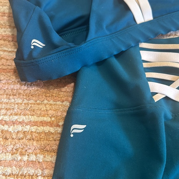 Fabletics Powerhold leggings and bra set size medium - Picture 4 of 6
